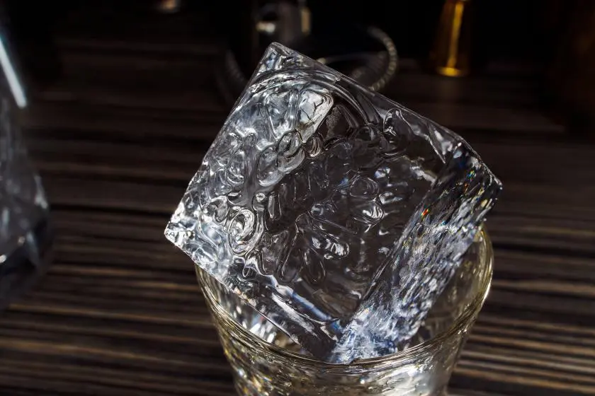 Лёд формы куб